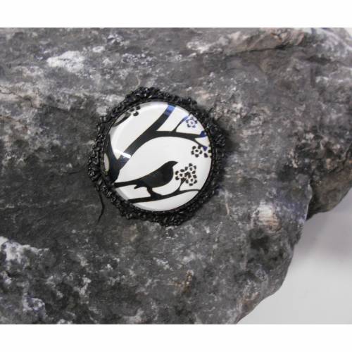 Vogel schwarz weiß Natur   Brosche Anstecker  mit Glascabochon