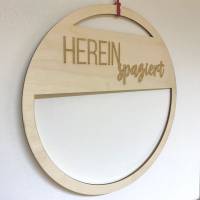 Türkranz "Hereinspaziert" aus Holz mit Gravur