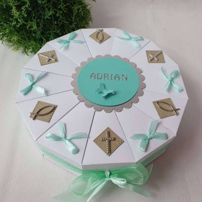 Torte Geldgeschenk Kommunion Konfirmation mit Kreuzen und Fischen in MINT-WEIß mit Kraftpapier kombiniert