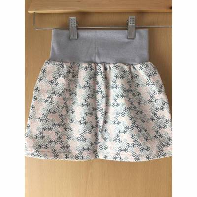 Kinderrock aus Glitzer-Sweat Schneeflocken, breites Bequem-Bündchen, Gr. 104