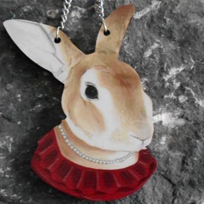 Statement Halskette Holzhase B-Ware – Bedruckte Kette, 9,5 cm, 68 cm versilbert