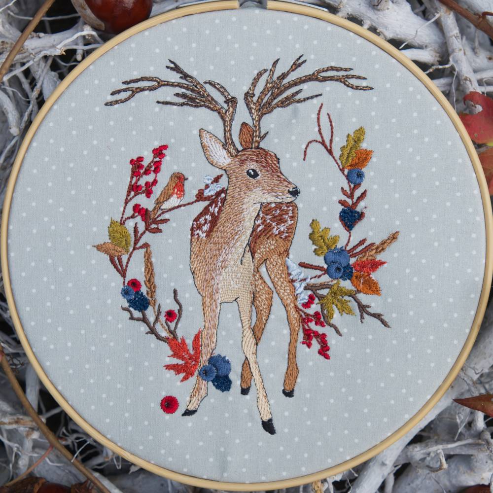 Stickdatei Hirsch im Beerenlaub Bild 1