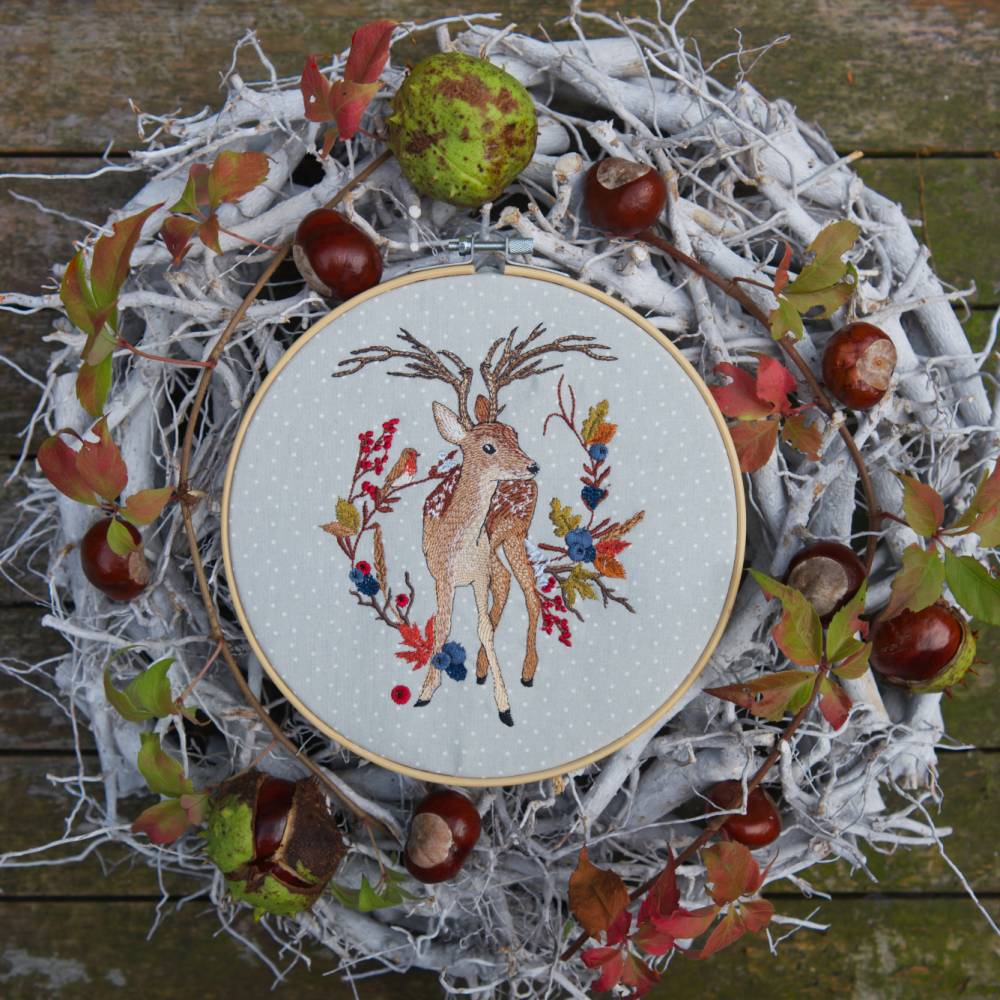 Stickdatei Hirsch im Beerenlaub Bild 2