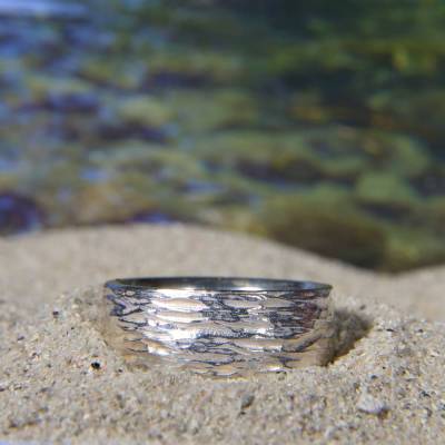 Fingerring "Aqua“, fließend – wie Stromschnellen