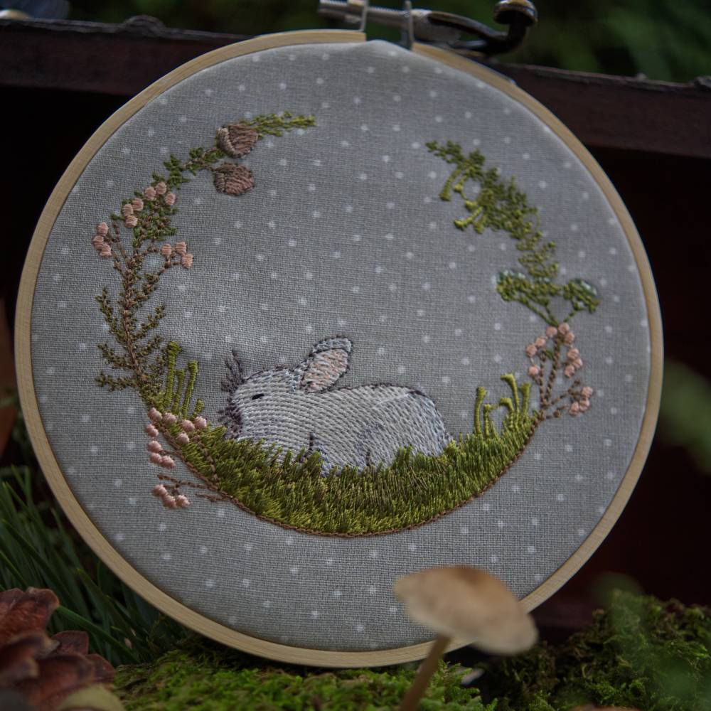 Stickdatei Kaninchen im Mooskranz Bild 5