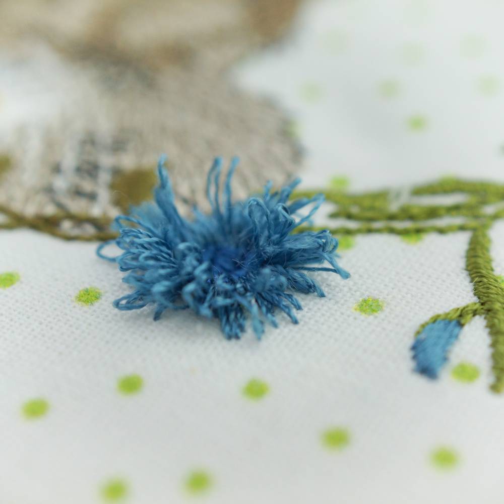 Stickdatei Hase mit Wildblumenkranz Bild 5