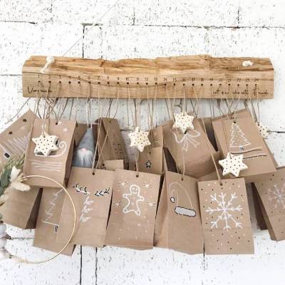 Adventskalender aus Eichenholz mit individueller Gravur