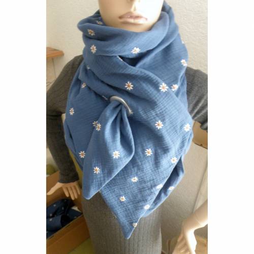 XXL Dreiecktuch  mit großer Öse / Musselin Double Gauze blau mit weißen Blümchen/ Schaltuch / Halstuch/ Wickelschal