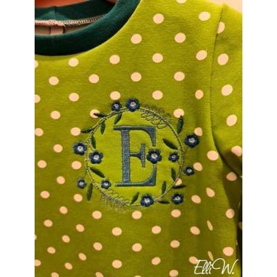 Monogramm  *  E  *  im Frühlings atemberaubendem Blumenkranz - Stickdateien in 5 Größen