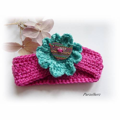 Gehäkeltes Armband mit Vogel in Wiesenblume - Häkelblume,modisch,trendy,hippie,boho,fuchsia,jade