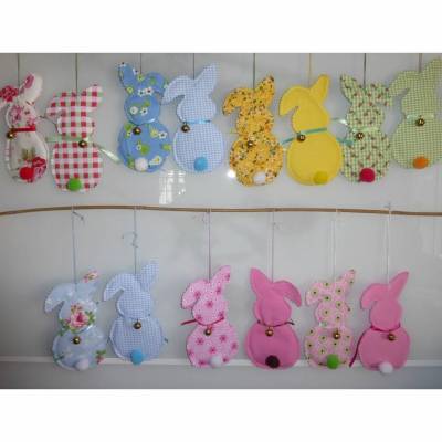 Osterhasen, Dekohasen, Hasen, Osterdeko, Osterstrauch, Ostern, Unikate mit Glöckchen und Bommelschwänzchen