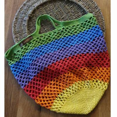Einkaufsnetz Regenbogen gehäkelt aus Baumwolle – umweltfreundlich & handgemacht