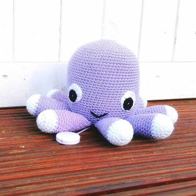 Spieluhr gehäkelt, Octopus / Krake, Flieder, Wasserdicht, 100 % Baumwolle, Wunschfarbe