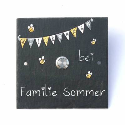 Klingelschild Schiefer personalisiert – Handgemalte Türklingel mit Bienen & Wimpelkette