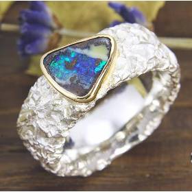 Breiter Ring aus Silber 925/- mit Opal, Zerknittert 8 mm