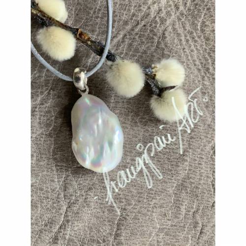 Perl-Anhänger mit schöner Barockperle mit einer 925er Silber Öse