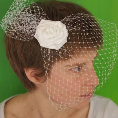 Haarklammer, Haarschmuck, Fascinator Rose mit Tüll