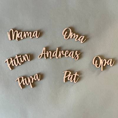 Namensschild Schriftzug aus Holz mit Name personalisiert