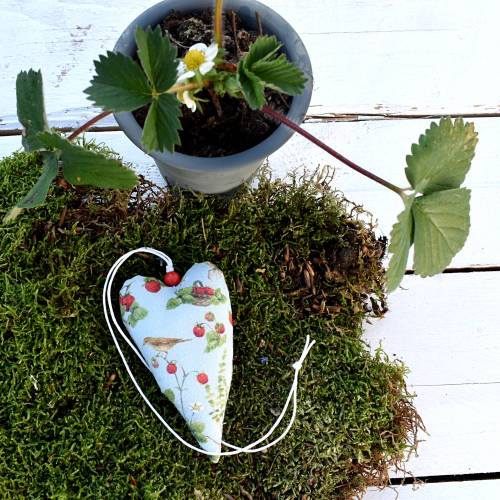 Stoffherz Erdbeer Wichtel Dekoration