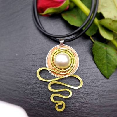 Upcycling Kettenanhänger Drahtschlange mit Perle