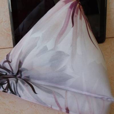 Tablet-Kissen, Batikstoff, Tabletstütze, Tablethalter, in edlem Blätterdesign
