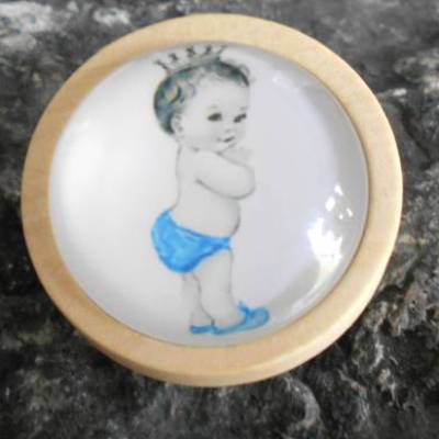 SET Baby Brosche Junge und Mädchen Holzbrosche rund mit Glascabochon 