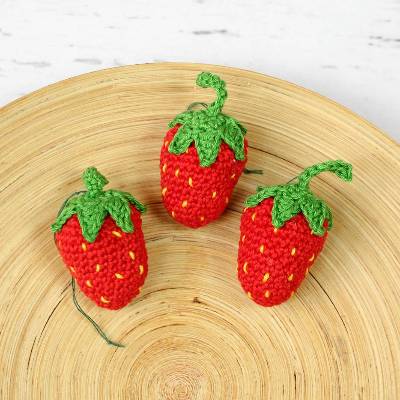 3er Set gehäkelte Erdbeeren zum Aufhängen ~ Stoffdeko | Geschenkidee