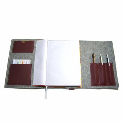 Kalender Organizer Kalenderhülle Hülle Einband Merino Wollfilz mit Leder und Gummiband Farbwahl für Din A5 Buchkalender, Notizbuch, Buch