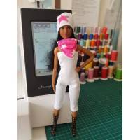 ITH Stickdatei Puppen Mütze und Loop Schal, Modepuppe. 13x18, auf deutsch