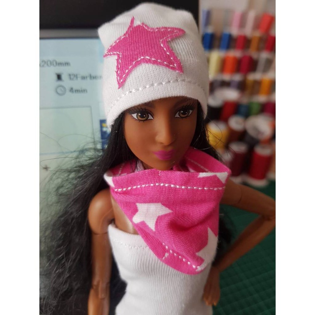 ITH Stickdatei Puppen Mütze und Loop Schal, Modepuppe. 13x18, auf deutsch Bild 3