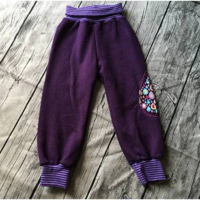 Sweat Kuschelhose Gr.92 – Bequeme Baby Pumphose Drops Lila von Klimperklein