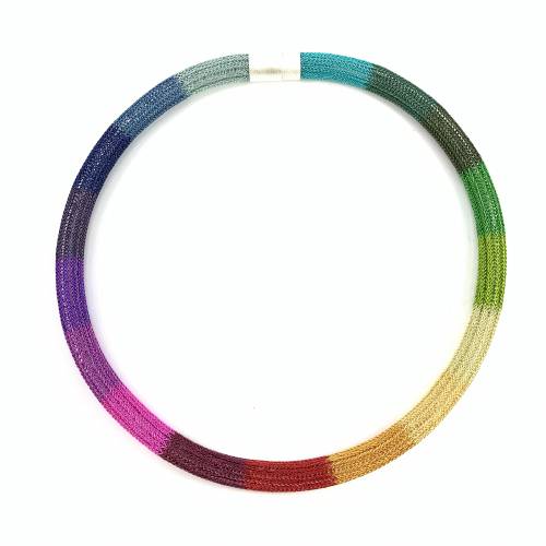 SCHLAUCHKETTE: doppelt hand gestrickte REGENBOGEN COLLIER mit silberfarbenem Magnetverschluss
