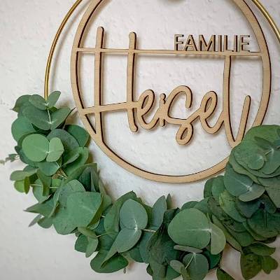 Personalisierter Türkranz / Flowerhoop mit Familiennamen, verschiedene Farbkombinationen, Eukalyptus, Trockenblumen