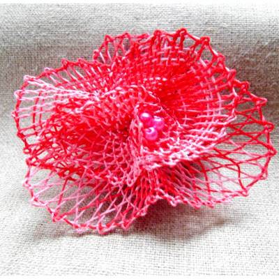 Haarblüte geklöppelt Handarbeit rot-rosa-meliert Hochzeit Geschenk für sie Haarschmuck