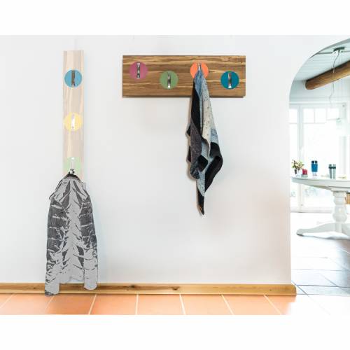 Handarbeit | Garderobe aus Bambus massiv | Klapphaken Edelstahlfinish | 82 cm, verdeckte Aufhängung.