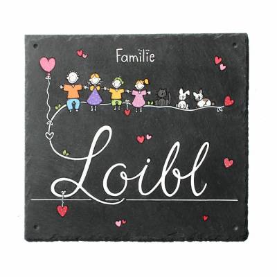 Personalisiertes Türschild aus Schiefer mit Name & Figuren – Exklusives Familienschild, wetterfest, handgefertigt, 20x20 cm