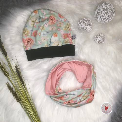 Set aus Mütze und Schlupfschal / Frühling