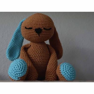 Amigurumi Häkelanleitung schlafender Hase Bella