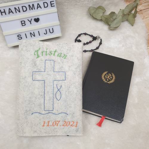 Individuelle Gotteslobhuelle  aus Wollfilz, personalisiert bestickt, Kreuz