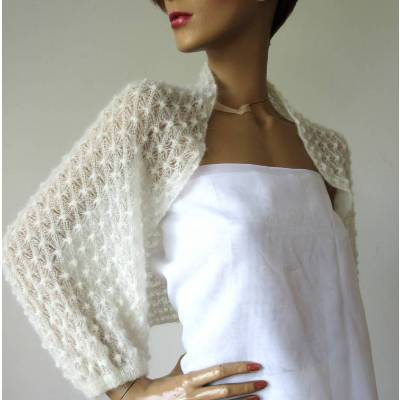 Zarter Braut Bolero aus Mohair in Ivory – Schulterwärmer, Seelenwärmer, Lace-Jäckchen für die Hochzeit