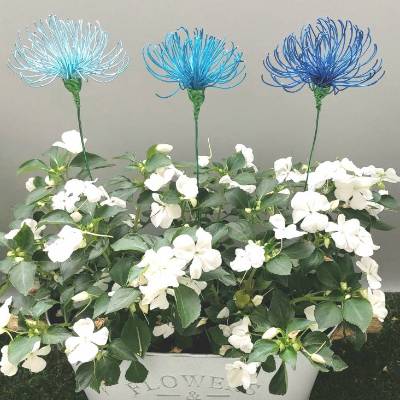Drahtblume Blumenstecker Gartenstecker wählbar in Hellblau, Türkis, Königsblau