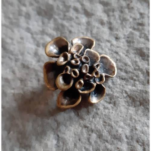 Brosche aus Bronze Renmoosblüte