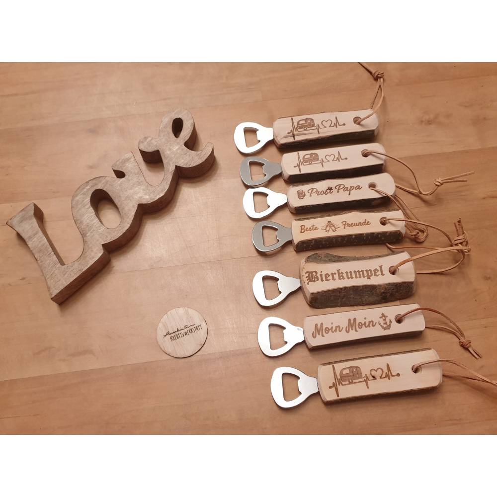 Flacher lach mit Lederband natur Flaschenöffner mit Name aus Erle, Gravur, Laser, Bier, Geschenk