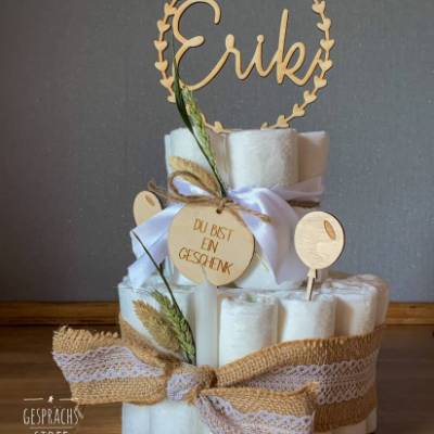 Personalisierte Windeltorte/Pamperstorte mit einem Cake Topper "Name", Babyparty/Babyshower/Geburtsgeschenk