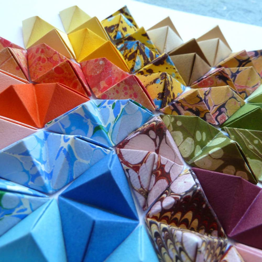 Buntes Mandala // Origami aus handmarmoriertem Papier im Objektrahmen Bild 4