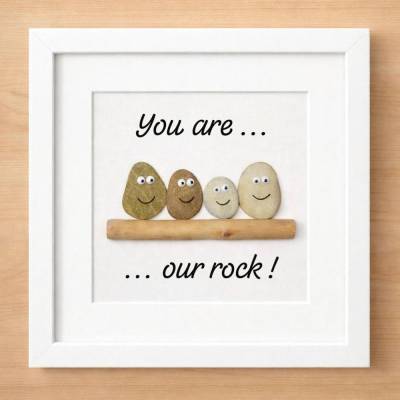 Steinbild Familie you rock – Handgefertigte Pebbleart als personalisiertes Geschenk STB-158