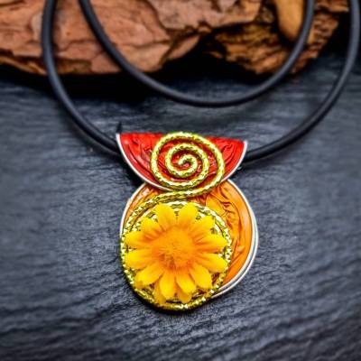 Upcycling Kettenanhänger Kaffeekapsel Margerite