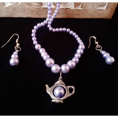 Schmuckset Kette mit Anhänger und silberfarbene Hängerchen mit grau lila Perlen