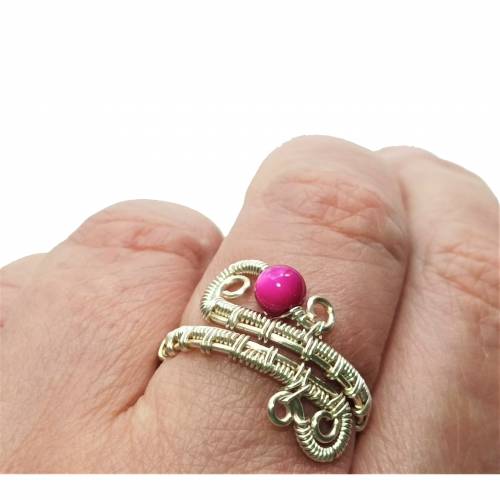 Ring handgewebt mit Perlmutt pink rosa im Spiralring verstellbar wirework boho