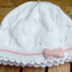 Handgestrickte Babymütze aus Baumwolle – Taufmütze in Weiß & Rosa, Größe wählbar